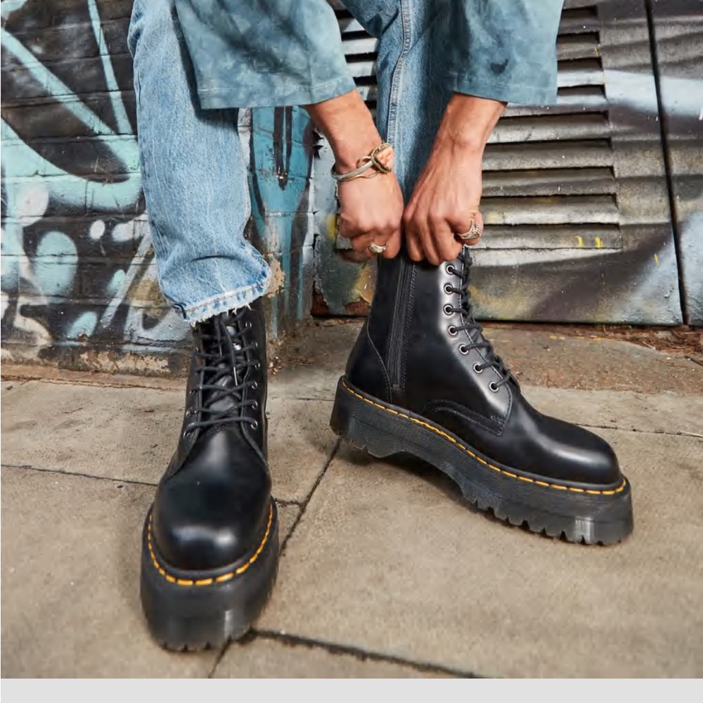 Dr. Martens Jadon Smooth Platform Boot